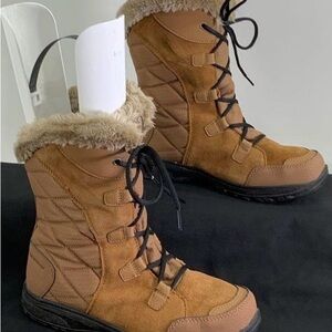 Women’s Columbia Brown Fur-Lined Women's Boots - Size 8